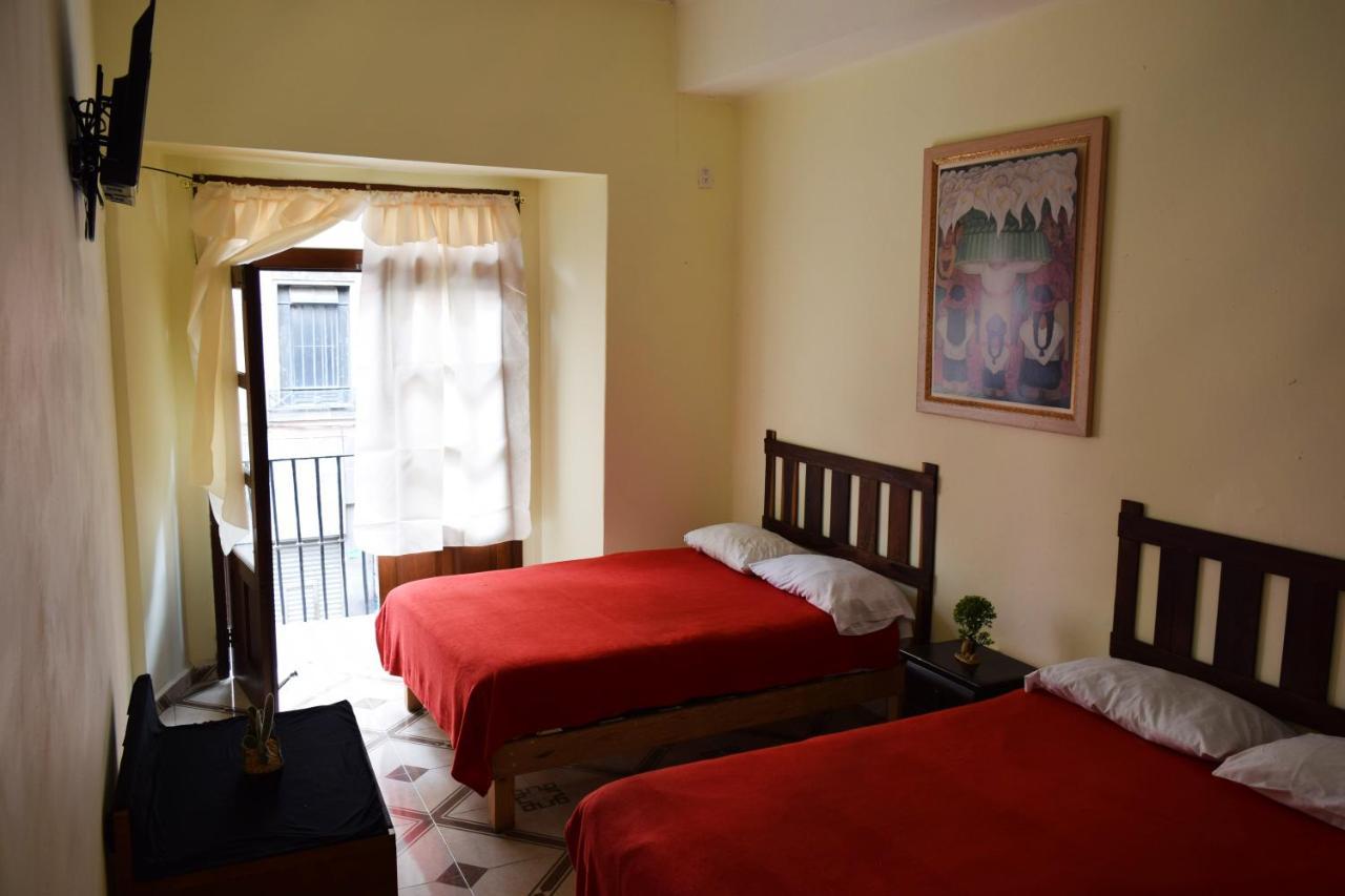 Hostel Plaza Mayor Kota Meksiko Bagian luar foto