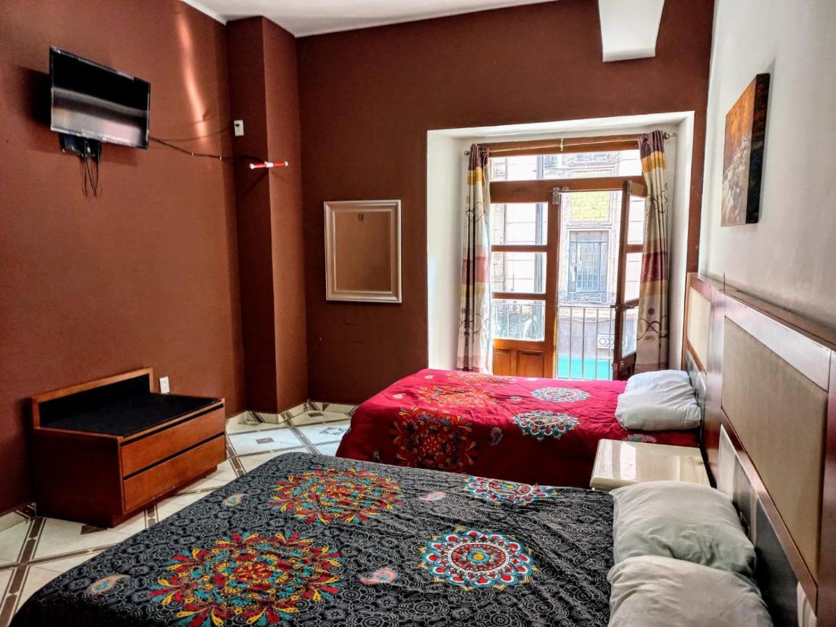 Hostel Plaza Mayor Kota Meksiko Bagian luar foto